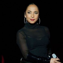 La Mulți Ani, Helen Folasade Adu (Sade)!