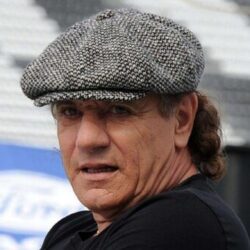 La Mulţi Ani, Brian Johnson!