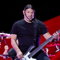 La Mulţi Ani, Robert Trujillo!