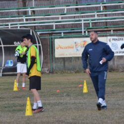 Formația CSM Caransebeș, liderul Ligii a 5-a Caraș-Severin, s-a reunit pentru un prim antrenament de acomodare la efort, la stadionul din Balta Sărată