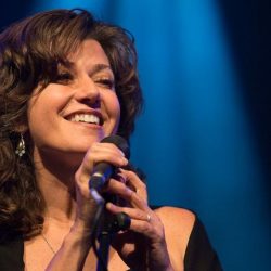 La mulți ani, Amy Grant!